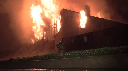 Huge Fire Destroyed House on Chicago’s Southwest Side, 2 People Were Injured