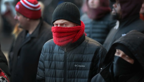 Snow and extremely low temperatures in Chicago this April