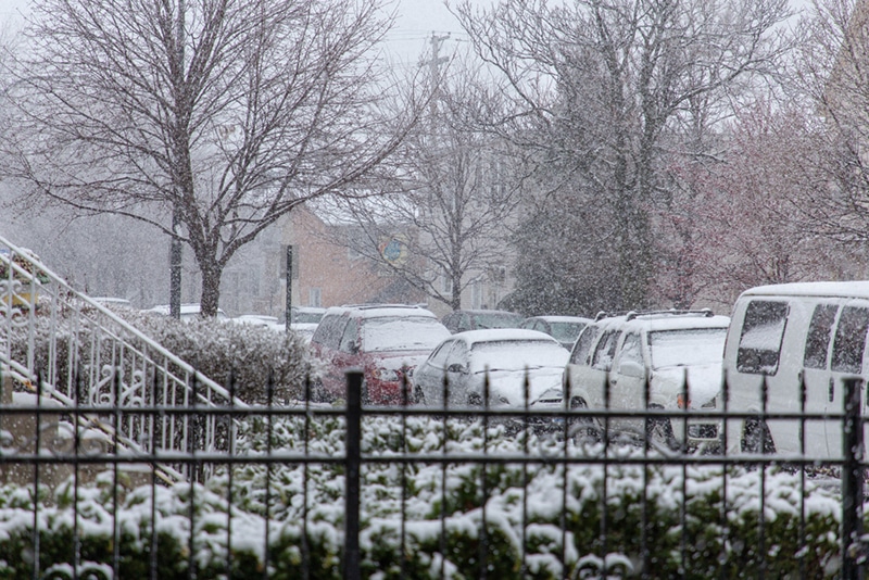 Late spring snowfall recorded in Chicago