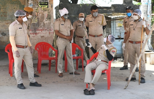 India: Hundreds of policemen become victim of coronavirus