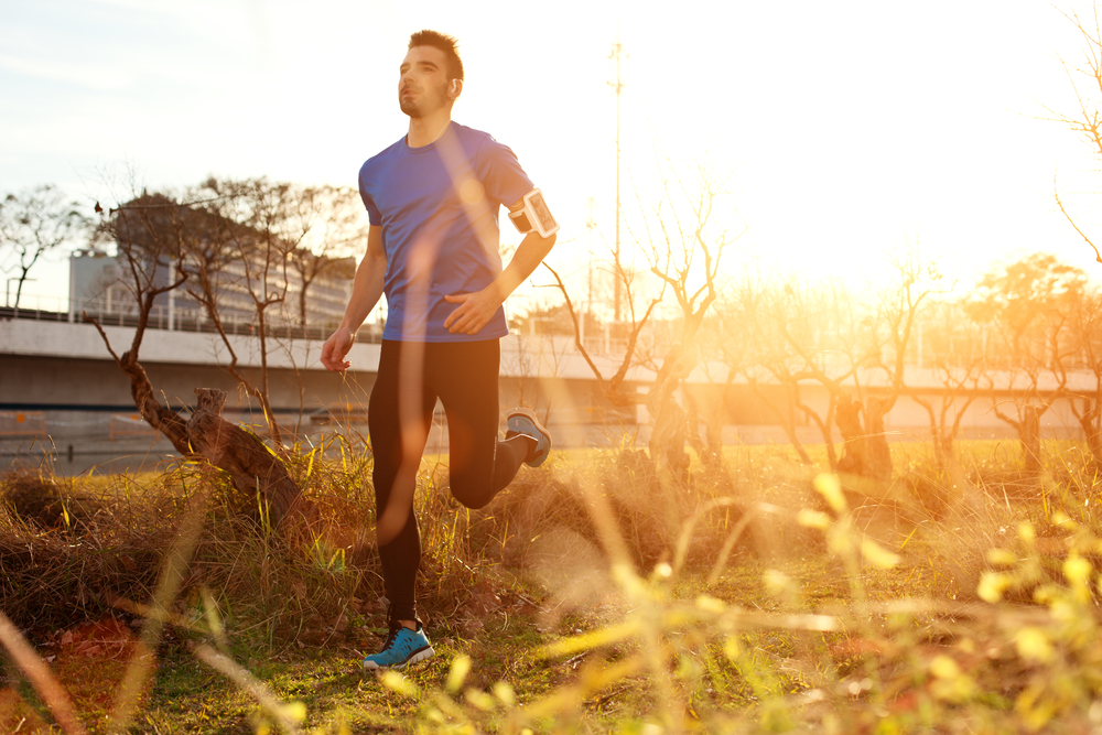 Alex running. Мужчина блюр. Знойное лето фото бегун. Sunset Park одежда. Motion Blur photo Бегущий парень.